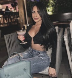 Recent photo of Lara Brazilian 💞 Party Girl ...