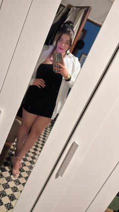 Carla Curvy hot big tits ...