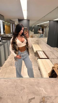 Júlia Girlfriend and Party Girl ... - Independent model in South Kensington - SW7