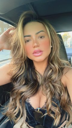 Anitta  Party Girl 🥳❄️