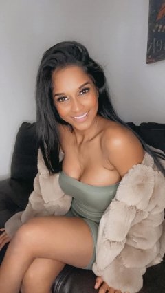 Portrait of SOPHIA 😍💃🏻🇧🇷🍒