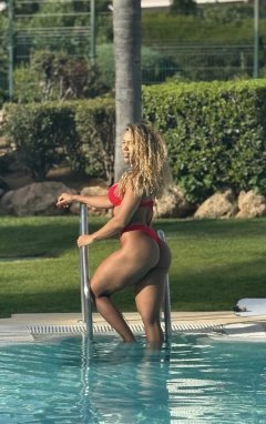 Sofiia Party Girl ...