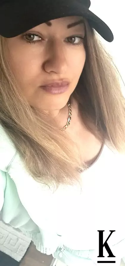 stories-slider-content