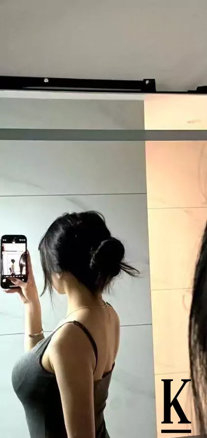 stories-slider-content