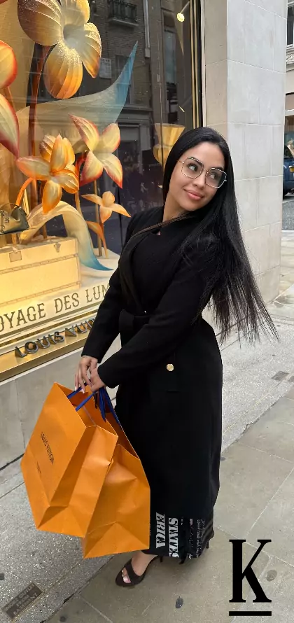 stories-slider-content