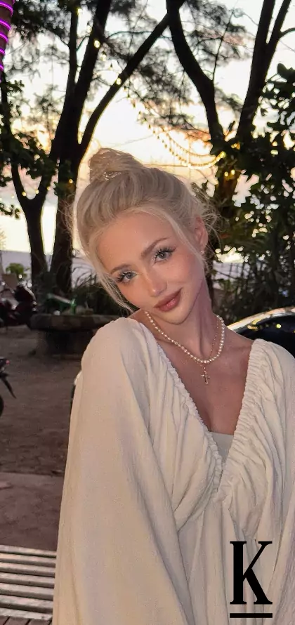 stories-slider-content