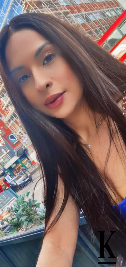 stories-slider-content