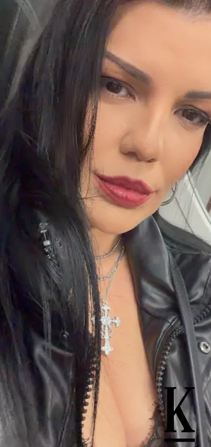 stories-slider-content