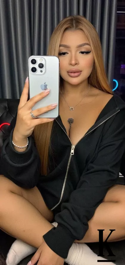 stories-slider-content