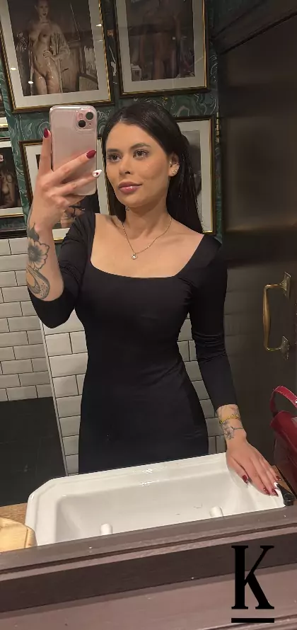 stories-slider-content