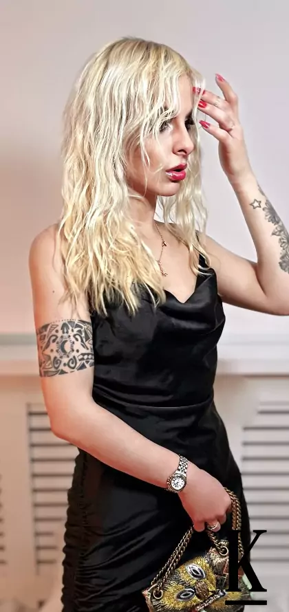 stories-slider-content