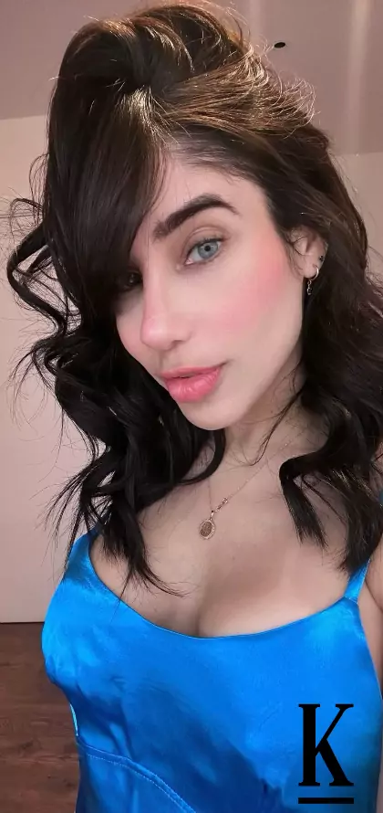 stories-slider-content