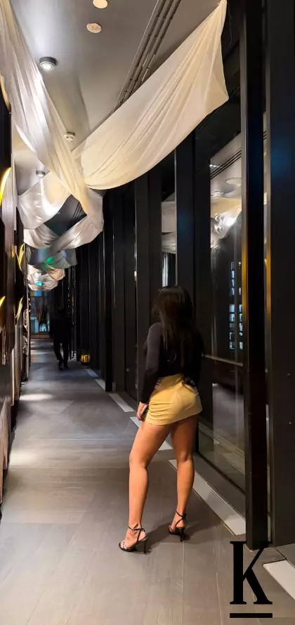 stories-slider-content