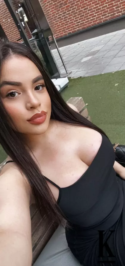 stories-slider-content