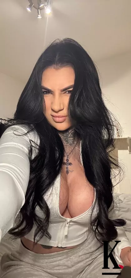 stories-slider-content