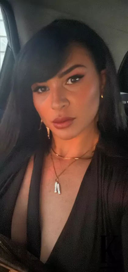 stories-slider-content