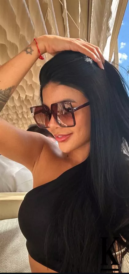 stories-slider-content