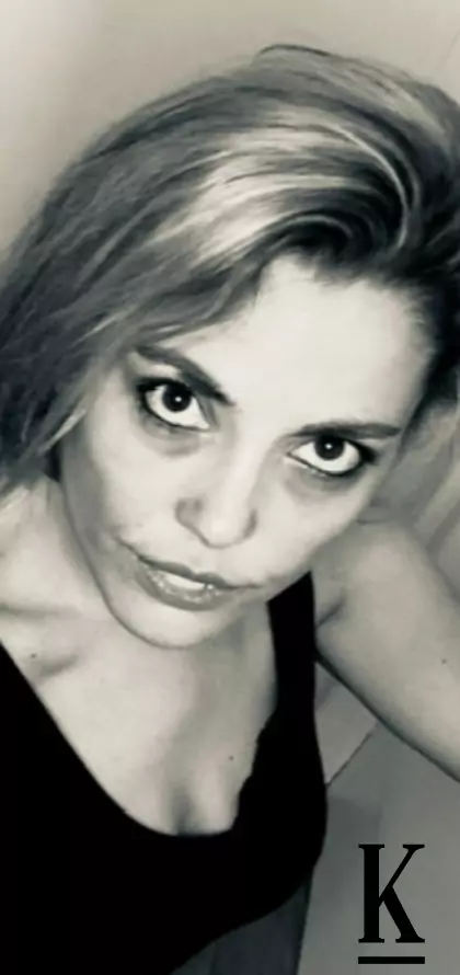 stories-slider-content