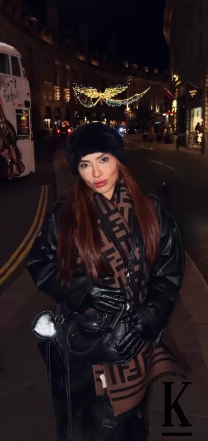 stories-slider-content