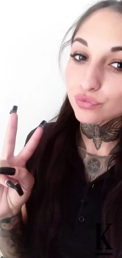 stories-slider-content