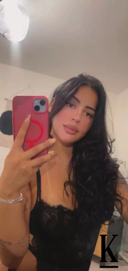 stories-slider-content