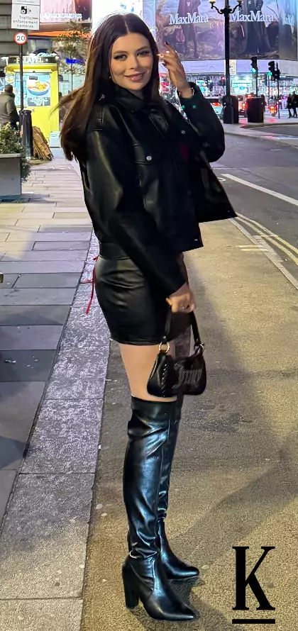 stories-slider-content