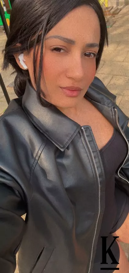 stories-slider-content