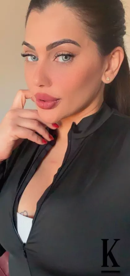 stories-slider-content