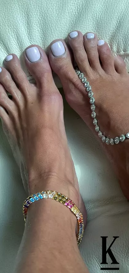 stories-slider-content