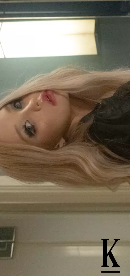 stories-slider-content