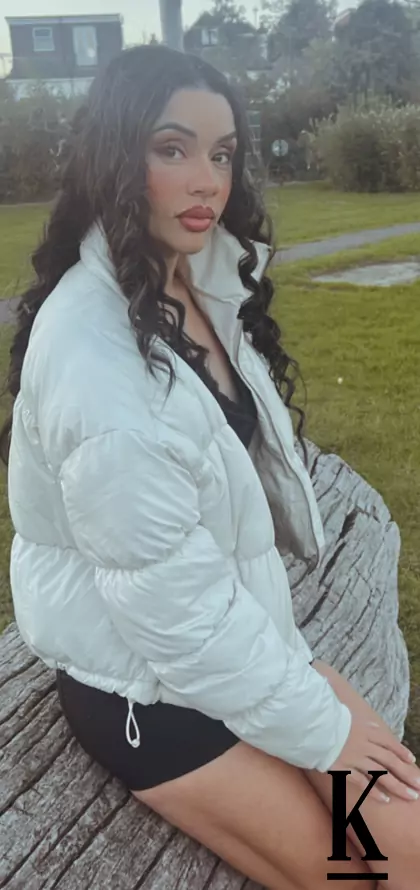 stories-slider-content