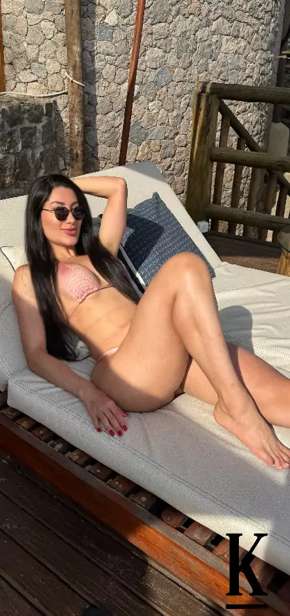 stories-slider-content