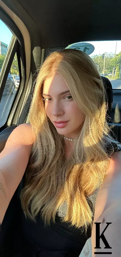 stories-slider-content