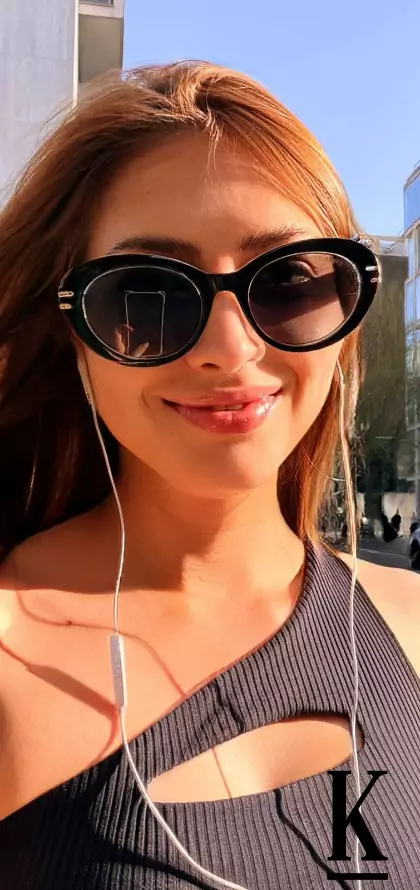 stories-slider-content