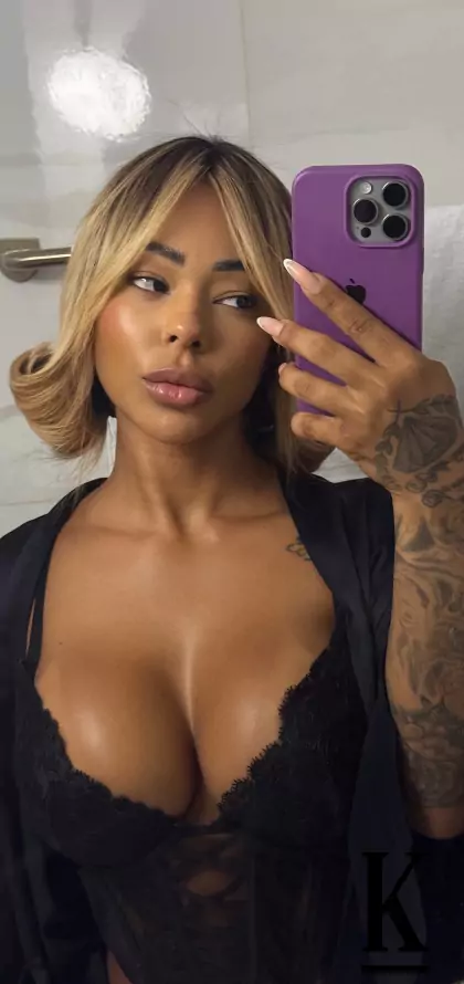 stories-slider-content