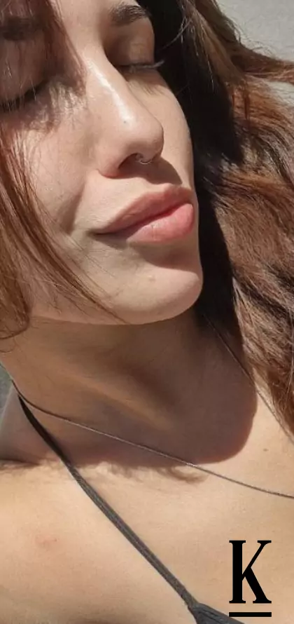 stories-slider-content