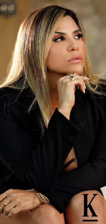 stories-slider-content