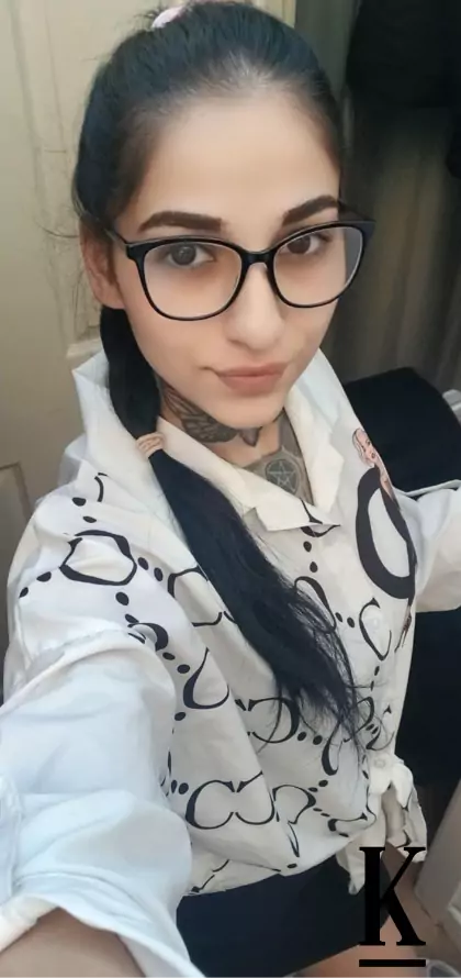 stories-slider-content