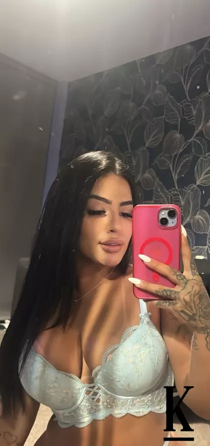 stories-slider-content