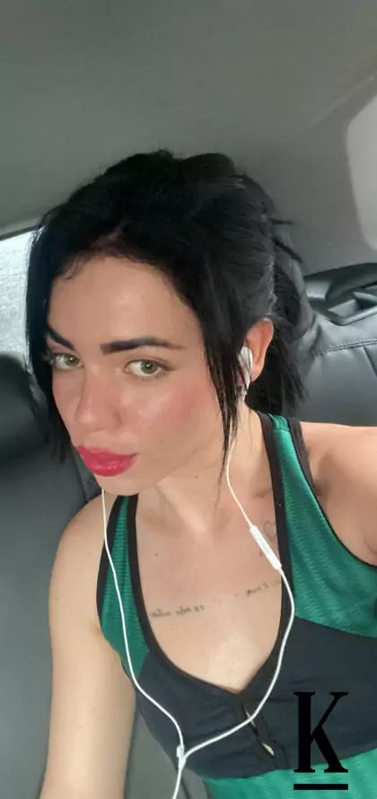 stories-slider-content