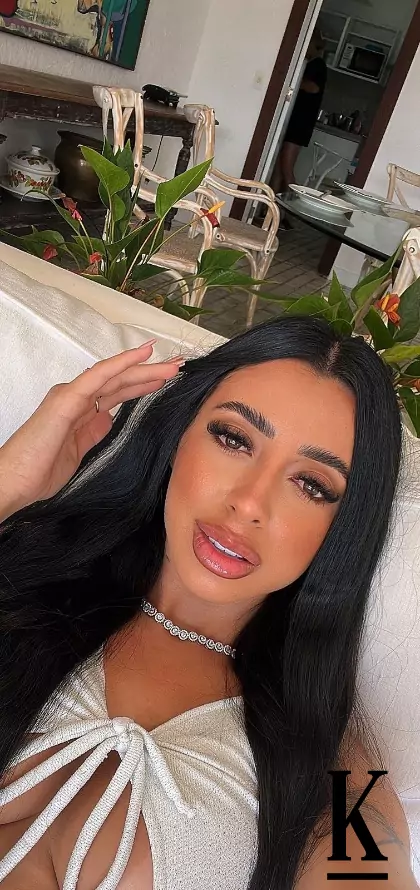 stories-slider-content