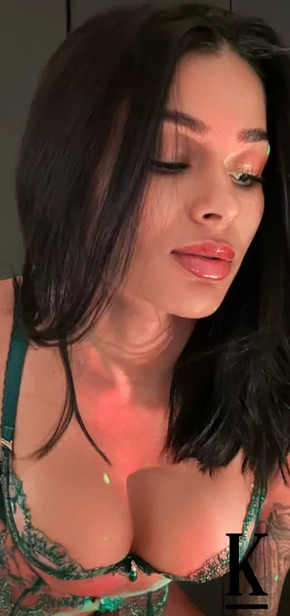 stories-slider-content