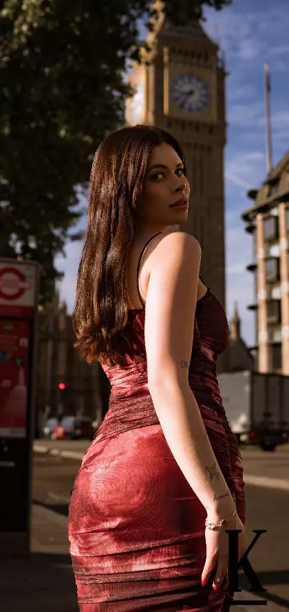 stories-slider-content