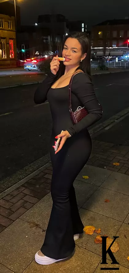 stories-slider-content