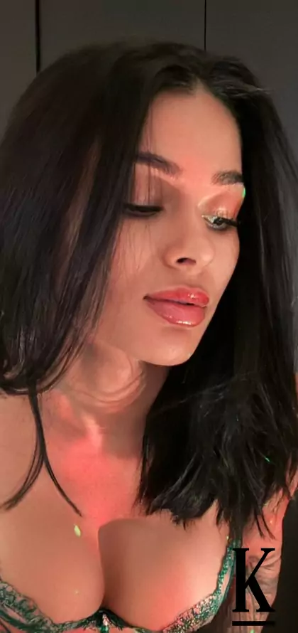 stories-slider-content