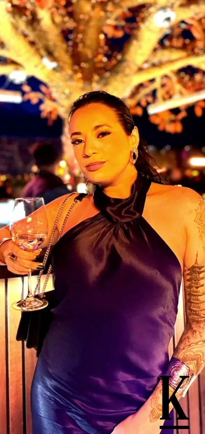 stories-slider-content