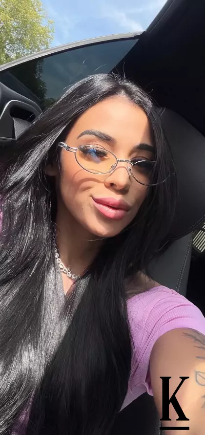 stories-slider-content