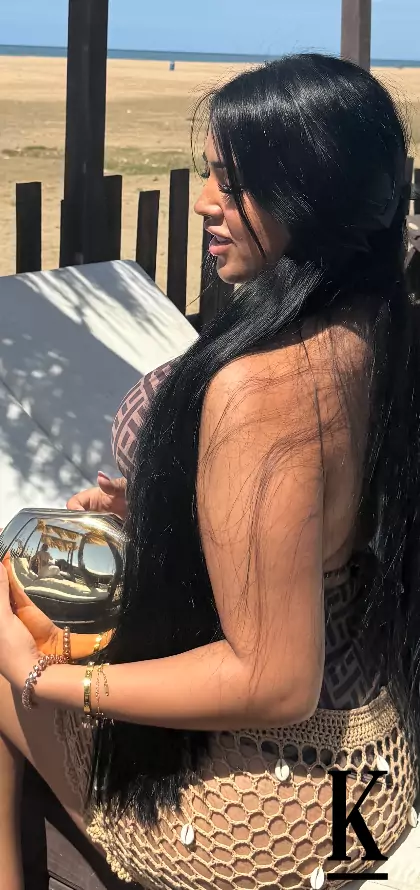 stories-slider-content