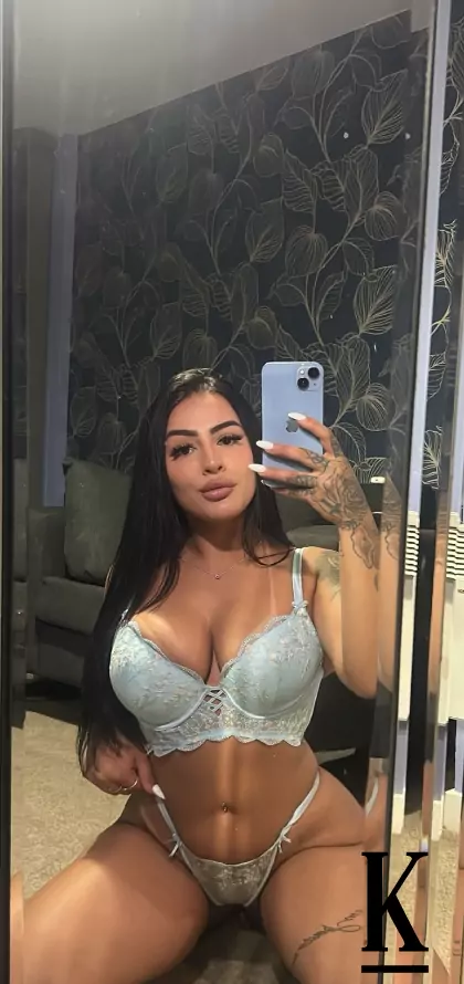 stories-slider-content