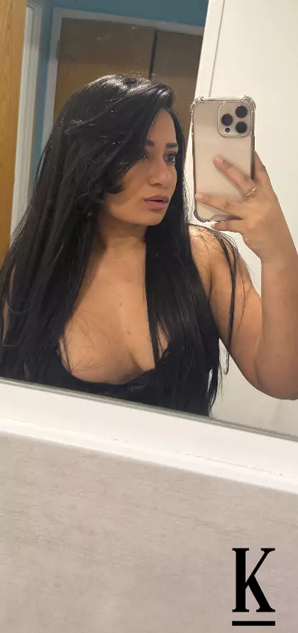 stories-slider-content